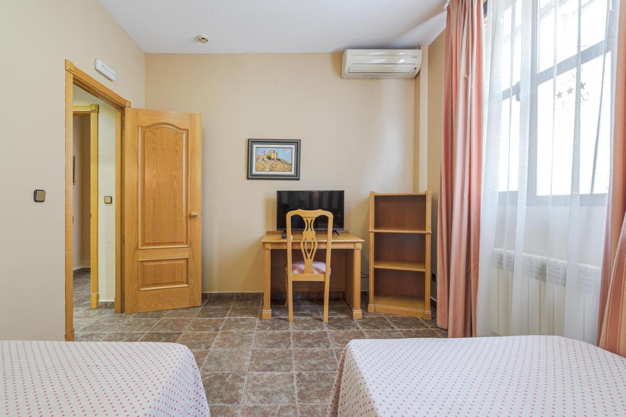 Hostal Don Juan Meco エクステリア 写真