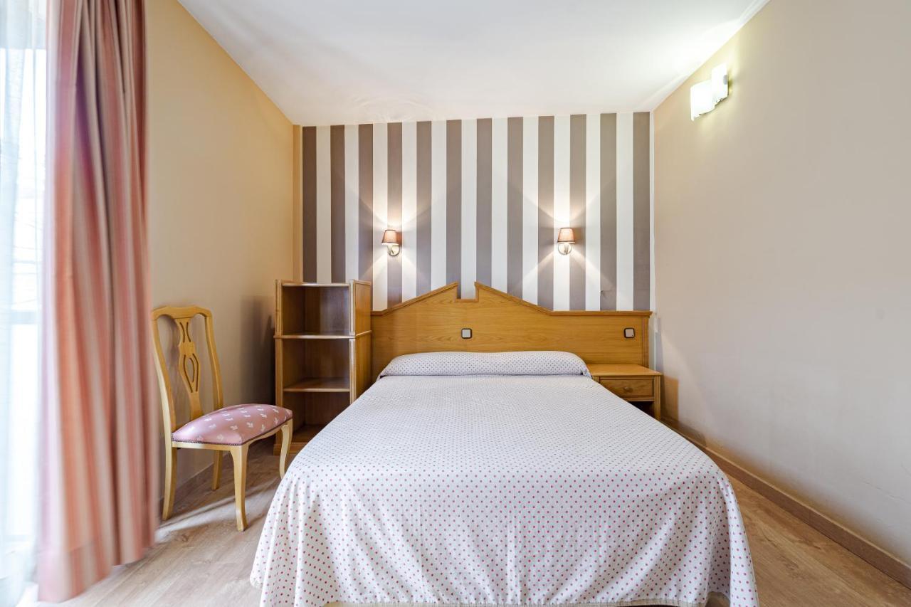 Hostal Don Juan Meco エクステリア 写真